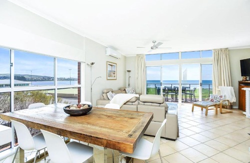 Victor Harbor House | Stunning Townhouse on the Foreshore