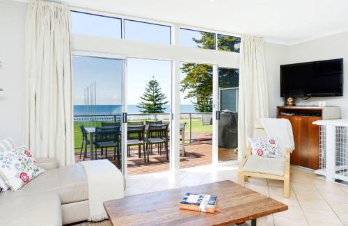 Victor Harbor House | Stunning Townhouse on the Foreshore