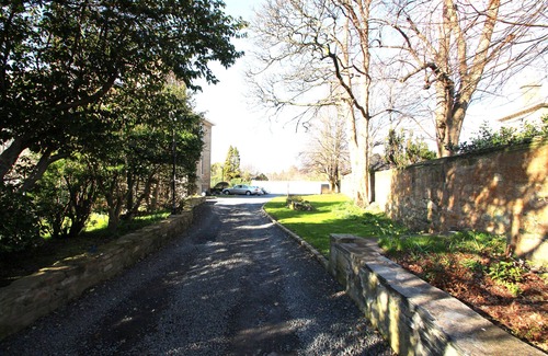 Ayr Apartment | Stunning traditional apartment - 5 minutes walk from Ayr beach!