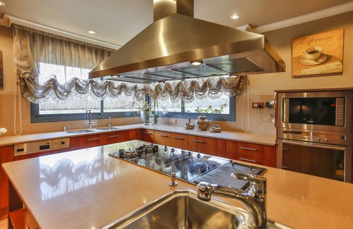 Vilanova I la Geltru Villa | Stunning Villa for family vacations