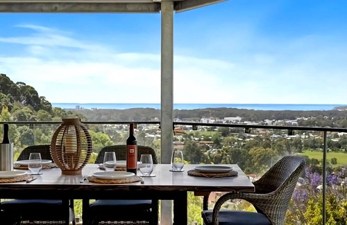 Coffs Harbour House | Stunning Views and Relaxing Coastal Getaway