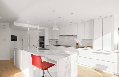 Inner Harbour Condo | Stunning Views At The Regent