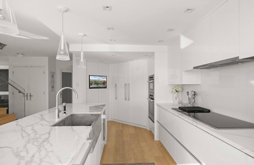 Inner Harbour Condo | Stunning Views At The Regent