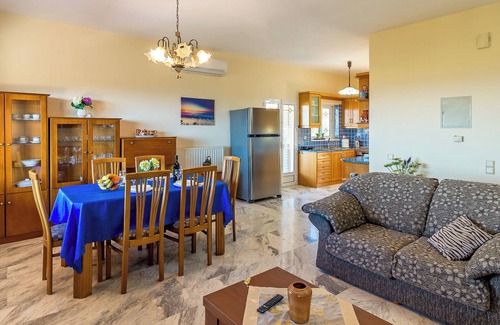 Polemarchi Apartment | Stunning Views Flat w. Pool, Explore Crete’s Bestnn
