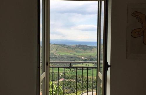 Calopezzati House | Stunning views from this beautifully located house in the heart of Calopezzati.