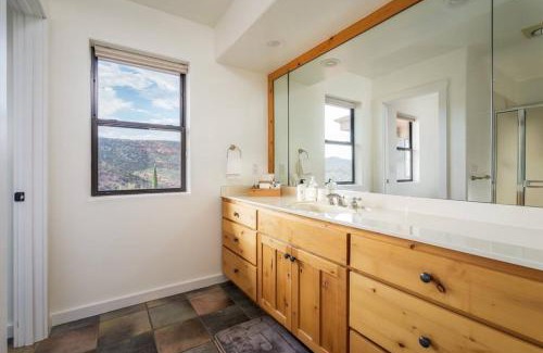 Sedona House | Stunning Views, Large Deck W/Private Hiking Trail