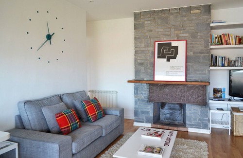 Zarautz Apartment | STUNNING VIEWS NEAR THE BEACH.