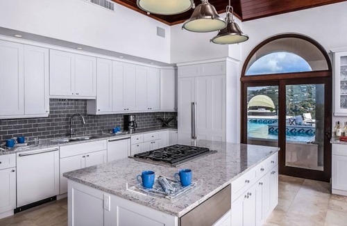 Hart Bay House | STUNNING VIEWS! NEW LUXURY VILLA W/PRIVACY SUITES CONCIERGE SERVICE