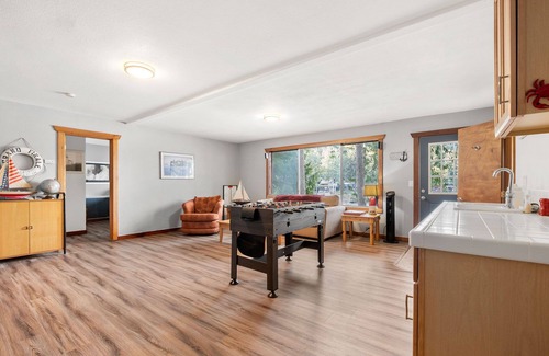 Lilliwaup House | Stunning views, Strong Wi-fi, and Private Beach!