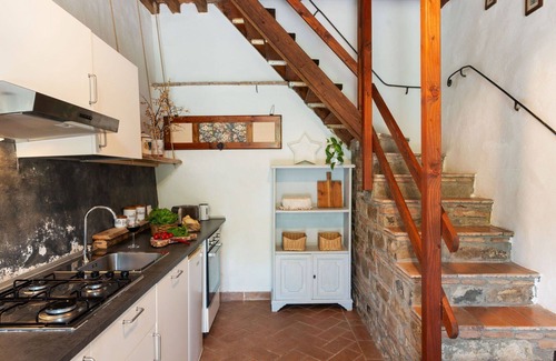 Borgo San Lorenzo Villa | Stunning villa for 6 people with private pool, WIFI, TV, balcony, panoramic view and parking