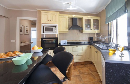 San Juan de Alicante House | Stunning villa for 10 guests with WIFI, private pool, A/C, TV and terrace