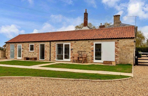 Thurlby House | Stunning villa for 2 people with WIFI, terrace and pets allowed