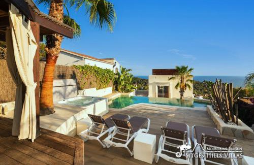 Quint Mar Villa | Stunning Villa Ibizenca with private pool in Sitges