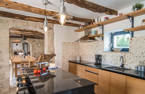 Kringa Villa | Stunning Villa in Kringa with Swimming Pool