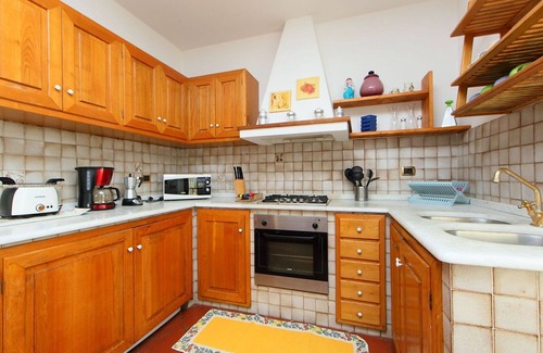 Massarosa House | Stunning villa with WIFI, private pool, TV, terrace and pets allowed, close to Viareggio