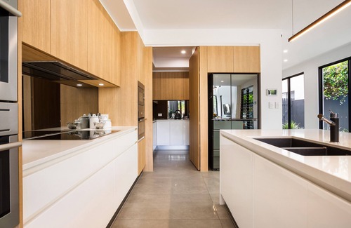 Surfers Paradise House | Stunning Waterfront Home in Surfers Paradise.nHeated Pool and Pet Friendly