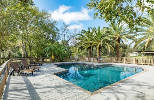 Dickinson House | Stunning Waterfront Rental Property with Private Dock and Pool