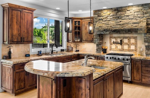 Kennydale House | Stunning Waterview House with Hot tub & Cold Plunge.