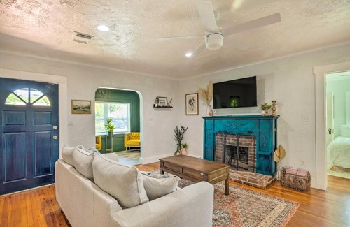 Southwest House | Stunning West Palm Beach Getaway with Hot Tub!