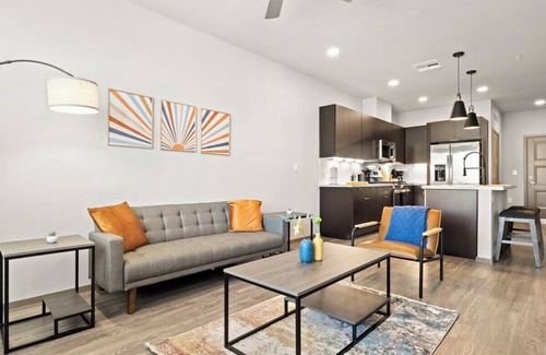 Glendale Sports and Entertainment District Apartment | Stunning Westgate CozySuites by stadium w/pool 9