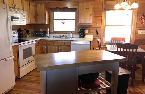 Blue Ridge Cabin | Stunning year round mountain views in a quiet, serene setting.