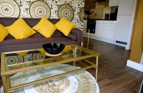 Rotherham Apartment | Stunningly Opulent Gold Apartment Near Sheffield FULL SKY TV