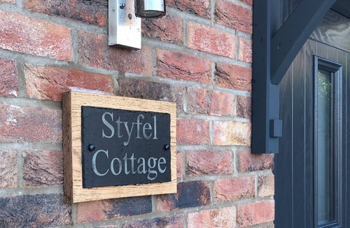 Scawton House | Styfel Cottage Stillington perfect village location with off-street parking ❤️ ❤️