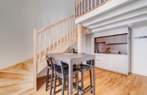 Saint - Michel Apartment | Style et caractère, climatisation