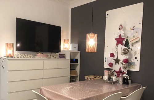 Weibern Apartment | Stylisches Zimmer mit Ensuite Bad