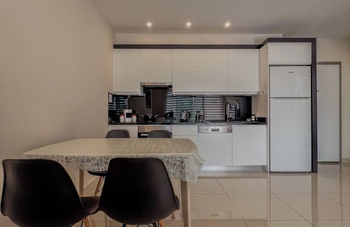 Kargicak Apartment | Stylish 1+1 Condo with Unbeatable Amenities!
