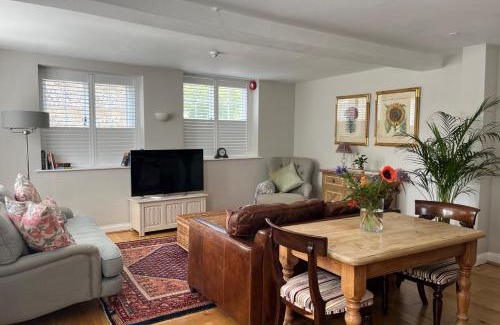 Piddlehinton Apartment | Stylish 1-bed Cottage Escape in Piddlehinton