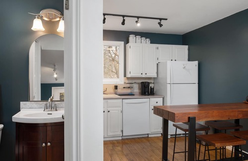 Newmarket House | Stylish 1-Bedroom Home in the Heart of Newmarket
