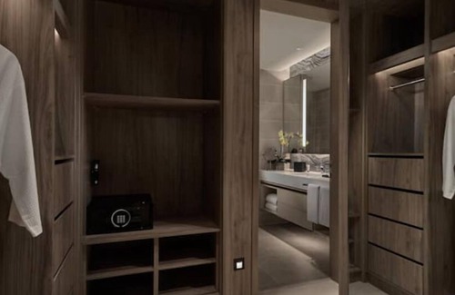 Golden Triangle Hotel | Stylish 1-BR Suite Premier Bukit Bintang Breakfast