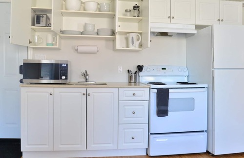 Orillia Apartment | Stylish 1BR Apt - King bed!