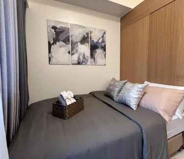 Legazpi Village Apartment | Stylish 1BR Condo in Makati City