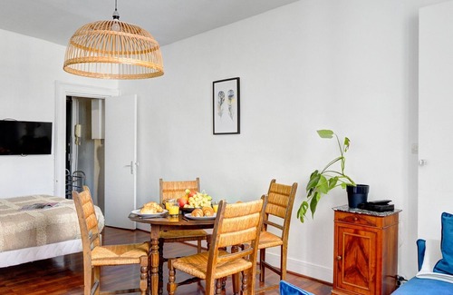 Arsenal Apartment | Stylish 1BR in Le Marais District