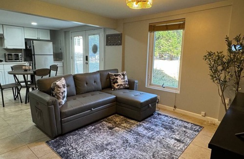 Tysons House | Stylish 1BR Near Tysons, Wolf Trap & Metro Access
