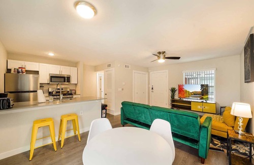 Mueller Apartment | Stylish 1BR Near UT | Mueller | Evonify 4030