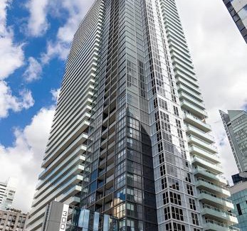 Toronto Entertainment District Hotel | Stylish 1BR Suite on 21st Floor Nearest Intersection John St - The Roland