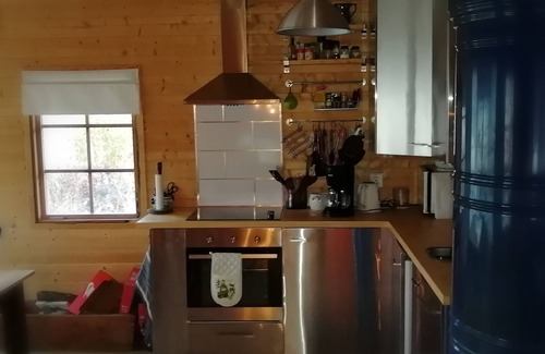 Maxmo Ski Chalet | Stylish 2 Bdr. cottage, with sauna and all the necessary commodities