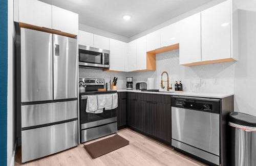 Old East Dallas House | Stylish 2 bed 1 Mile to downtown Free parking
