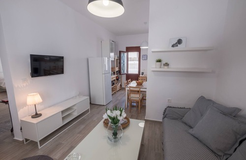 Petaloudes Apartment | Stylish 2-bed Apartment Near Rhodes Old Town