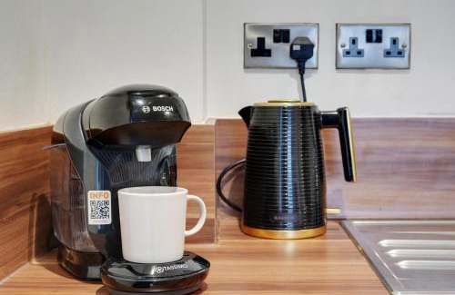 Sheffield City Centre Apartment | Stylish 2 Bed Apt 104 - City Centre, FREE Parking, Coffee Machine & Netflix - Hosted by Stay Host Save