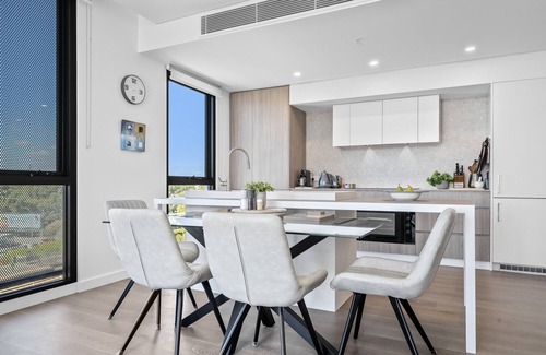 North Fremantle Apartment | Stylish 2-Bed Apartment with Rooftop BBQ Access