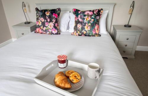 Little Malvern Apartment | Stylish 2-bed Duplex Stunning Malvern views Peaceful Getaway