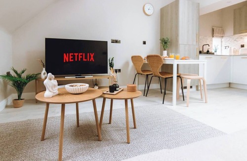 Offerton Apartment | Stylish 2 Bed Flat Stockport | Free Parking &…