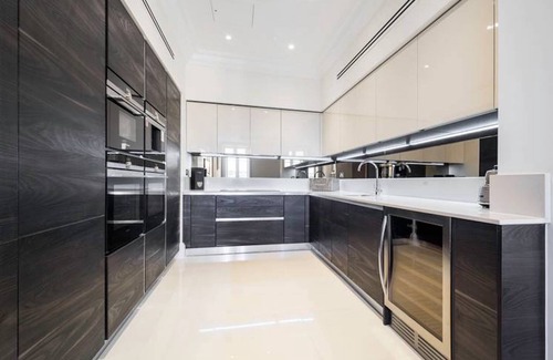 Whittington House | Stylish 2 bedroom apartment in a historical building at Mill Hill