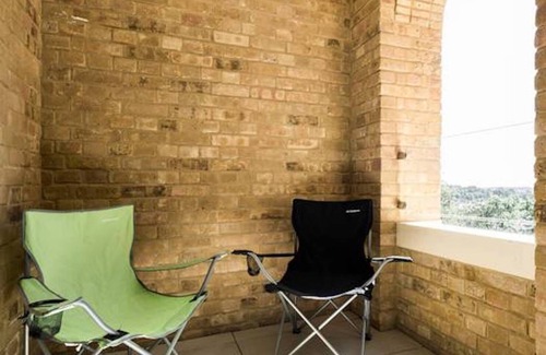Whittington House | Stylish 2 bedroom apartment in a historical building at Mill Hill