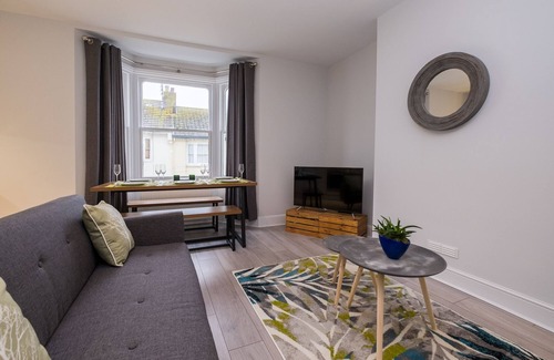 Brighton City Centre Apartment | Stylish, 2 bedroom, central, close to station