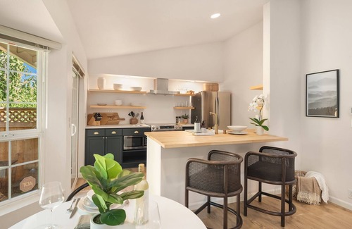 Redmond House | Stylish 2 Bedroom Home Close to DT Kirkland & Redmond!